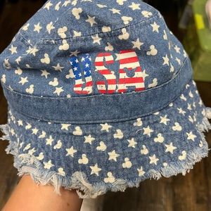 NWOT Disney USA bucket hat